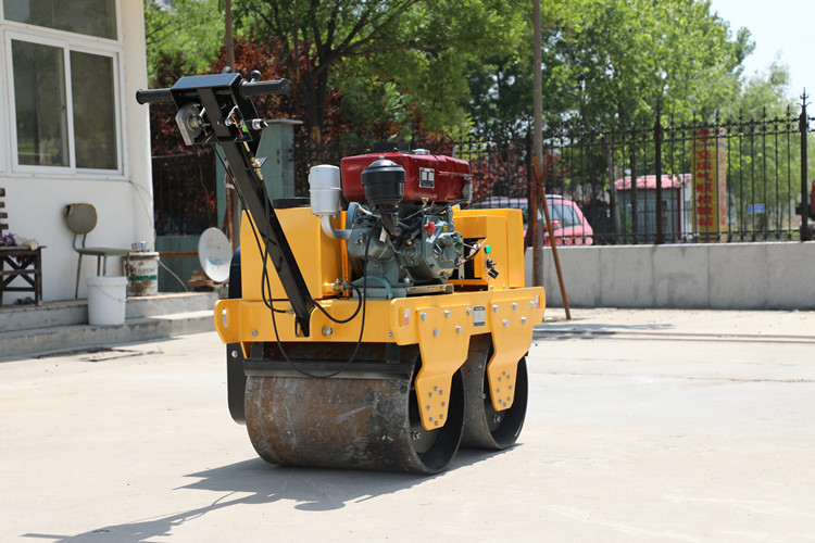 為什么小型壓路機(jī)會(huì)漏油？該如何解決？